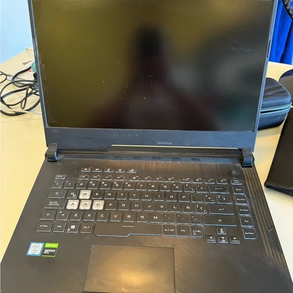 ASUS ROG Strix, Screen And Mouse - Picture 3 of 10